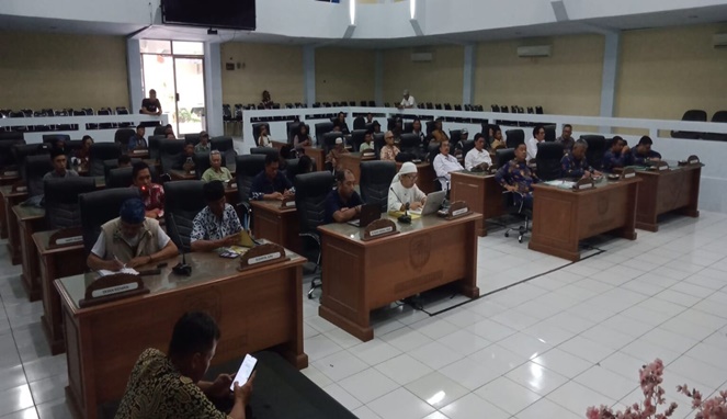 Petani Tenjolaya Mengadu ke DPRD: Tak Bisa Garap Lahan, HGB PT MII Jadi Sorotan