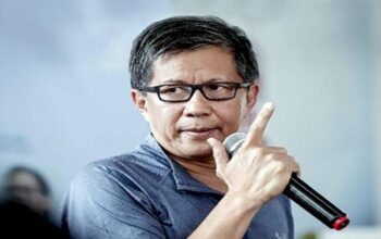 Drama Politik Memanas: Hasto Kristiyanto Tersangka, Jokowi Diduga Bermanuver di PDIP