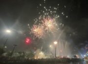 Semangat Warga Makassar Sambut 2025 Meski Diguyur Hujan