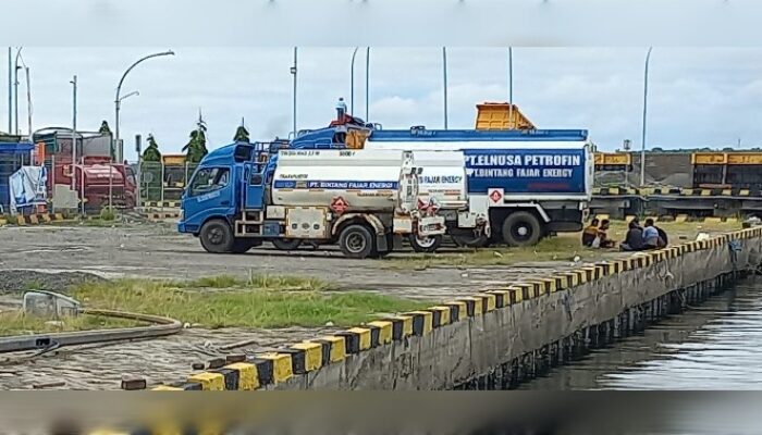 Viral Dugaan Transfer BBM Ilegal di Pelabuhan Parepare, Aparat Diminta Bertindak 