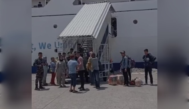 Viral! Oknum Polisi di Makassar Diduga Tampar Wanita hingga Berdarah di Pelabuhan Soekarno-Hatta