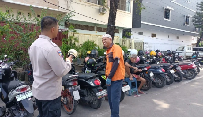 Cegah Tarif Parkir Liar, Polres Pelabuhan Makassar Turun Tangan