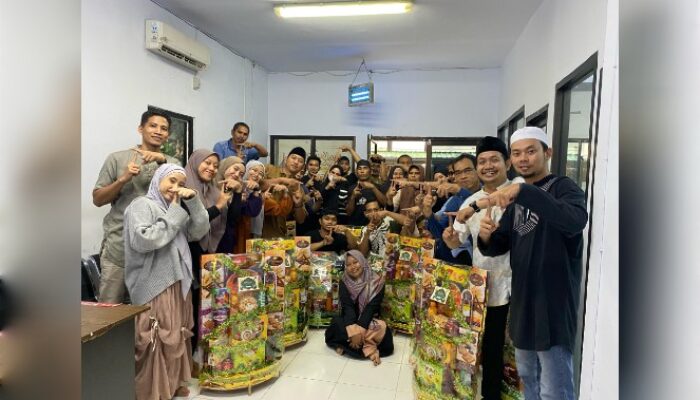 Karyawan PT NNS Dapat Parcel sebagai Bentuk Apresiasi