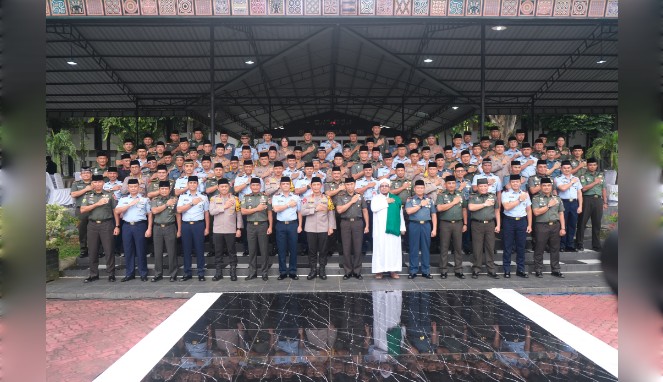 Kapolda Sulsel Hadiri Buka Puasa Bersama TNI Polri