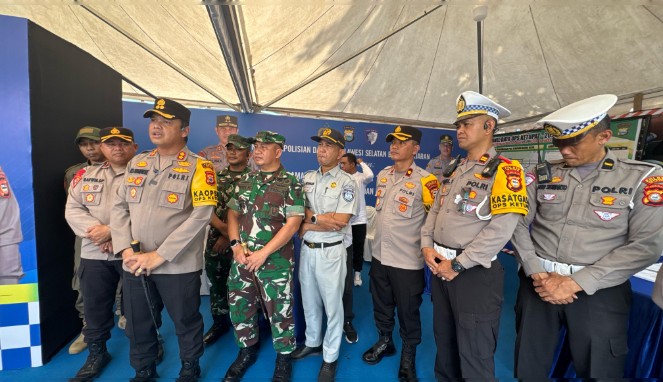 Kapolres dan Dandim 1409/Gowa Tinjau Pos Pengamanan Operasi Ketupat 2025, Berikan Dukungan Moril kepada Personel