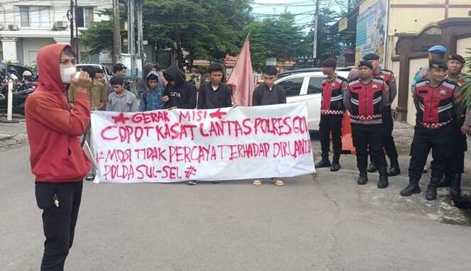 Gelombang Demo Tak Berhenti, Kasat Lantas dan Kanit Regident Polres Gowa Dituding Terlibat Pungli SIM