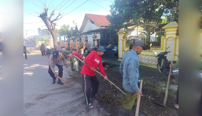 Bersatu Demi Lingkungan! Bhabinkamtibmas dan Warga Desa Panakkukang Kompak Dukung Program “Annangkasi”