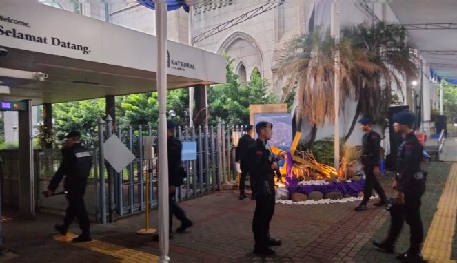 Polisi Hadirkan Rasa Aman dan Damai Saat Ibadah Paskah di Gereja Katedral Jakarta