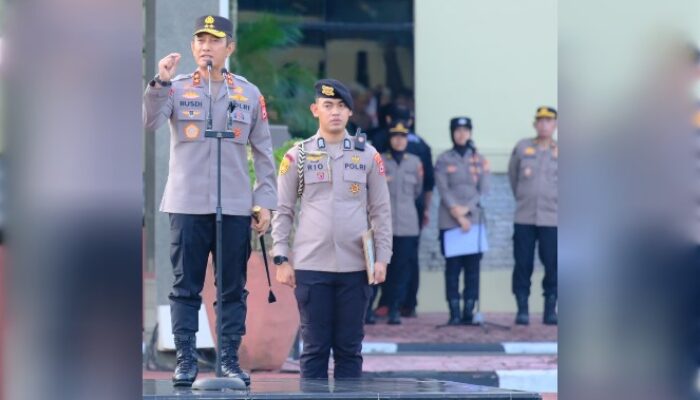 Tegas dan Menginspirasi, Kapolda Sulsel Pimpin Apel Pagi: “Polisi Hebat Itu Tegakkan Aturan dengan Hati Nurani”