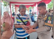 Kacamata Gratis dari Polres Gowa Disambut Hangat Para Lansia