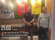 Perkuat Keamanan Malam Hari, Bhabinkamtibmas Polsek Somba Opu Sambangi Living Plaza Hertasning