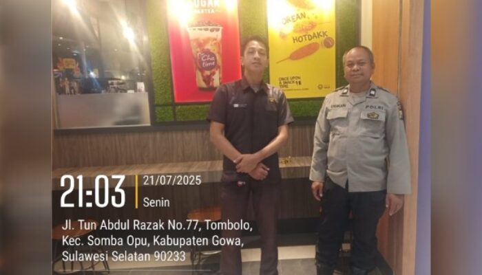 Perkuat Keamanan Malam Hari, Bhabinkamtibmas Polsek Somba Opu Sambangi Living Plaza Hertasning