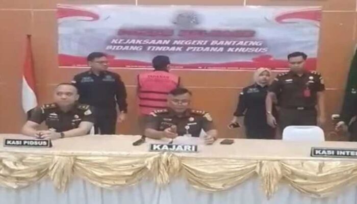Camat Tompobulu Merangkap Pj Kades Ditahan Kejari Bantaeng karena Dugaan Korupsi Rp1,2 Miliar