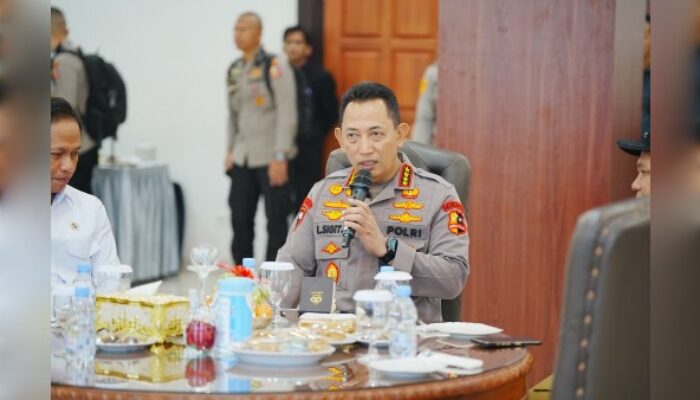 Listyo Sigit Tegaskan Polri Humanis Kawal Aksi Massa