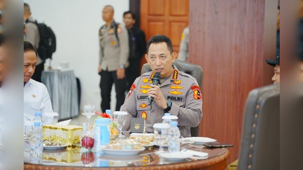 Listyo Sigit Tegaskan Polri Humanis Kawal Aksi Massa