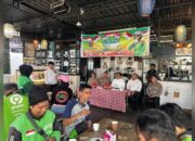 Polda Sulsel Jalin Komunikasi Humanis dengan Pengemudi Ojol Melalui Program “Ngopi”