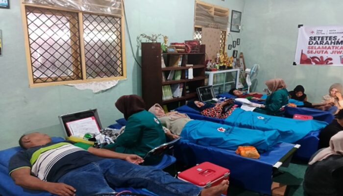 Bunda Pustaka SDN Borong Makassar dan PMI Bersatu Selamatkan Nyawa Lewat Donor Darah