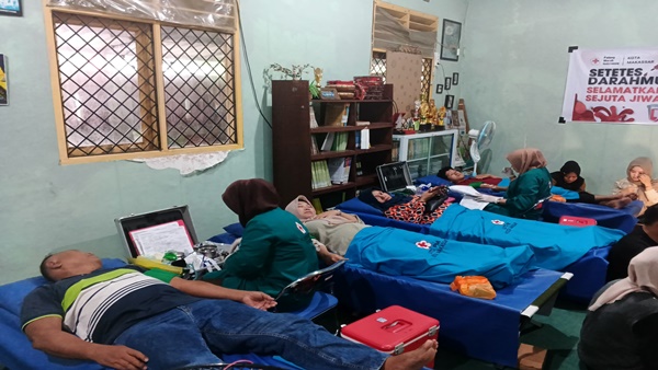 Bunda Pustaka SDN Borong Makassar dan PMI Bersatu Selamatkan Nyawa Lewat Donor Darah