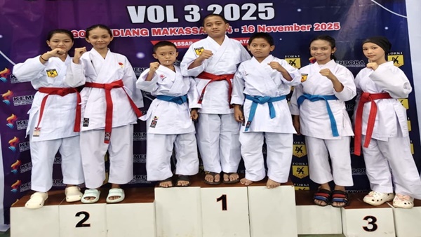 Membanggakan! 4 Karateka SDN Borong Makassar Sabet Medali di Piala Menpora RI