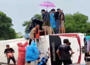Bus Rombongan Umrah Terbalik di Jalan Poros Pangkep-Barru, Penumpang Selamat