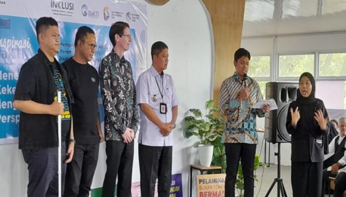 Peringatan Hari Disabilitas Internasional di Pantai Losari Makassar Dinilai Tidak Aksesibel