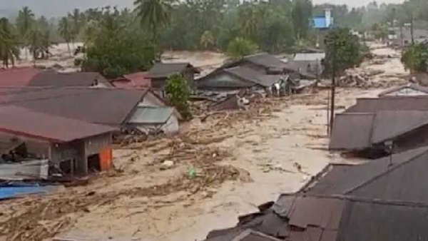 Korban Terus Bertambah, 303 Warga Tewas dalam Banjir Bandang Sumatra