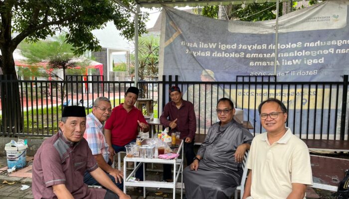 Libur dan Hujan, Masjid Ashabul Jannah Dispusarsip Sulsel Tetap Laksanakan Jumat Berkah