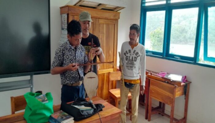 SMPN 6 Polongbangkeng Utara Gelar Literasi Seni Kesok-Kesok dan Kacaping