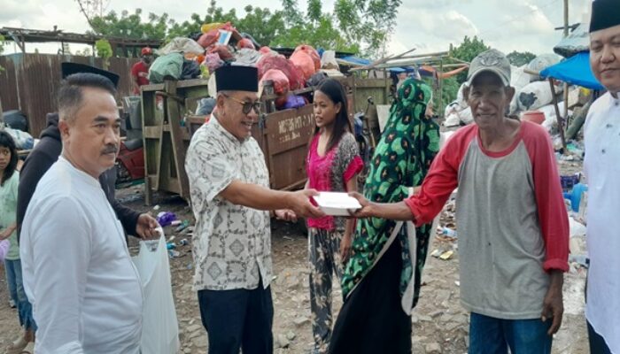Pustakawan Sulsel Turun ke Jalan, 500 Paket Takjil Dibagikan untuk Dhuafa di Makassar