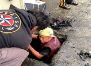 Respons Aduan Warga, Ketua RT 04 RW 07 Paropo Bersihkan Gorong-gorong