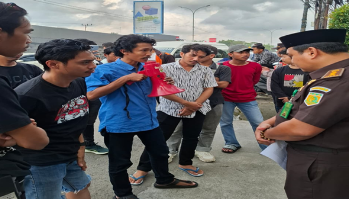 Dapur Bermasalah Jalan Terus, Wibawa Pemda Dipertaruhkan