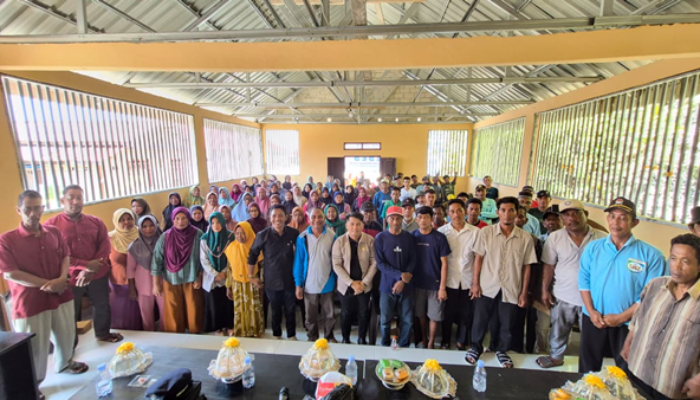 Warga Pulau Bapa Sampaikan Aspirasi ke Muslimin Dg Masiga: Bidan Kosong, Air Tak Berfungsi