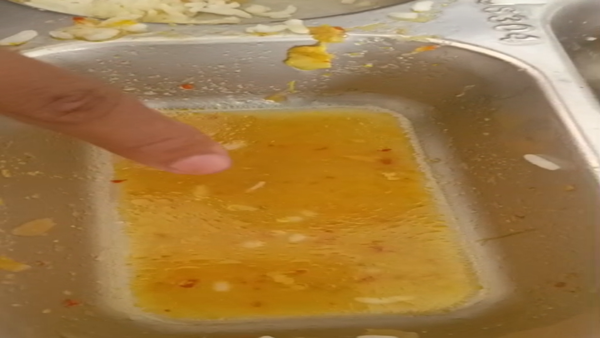 Parah! Makanan MBG SMKN 2 Bone Ditemukan Berulat, Banyak Siswa Alami Gangguan Perut