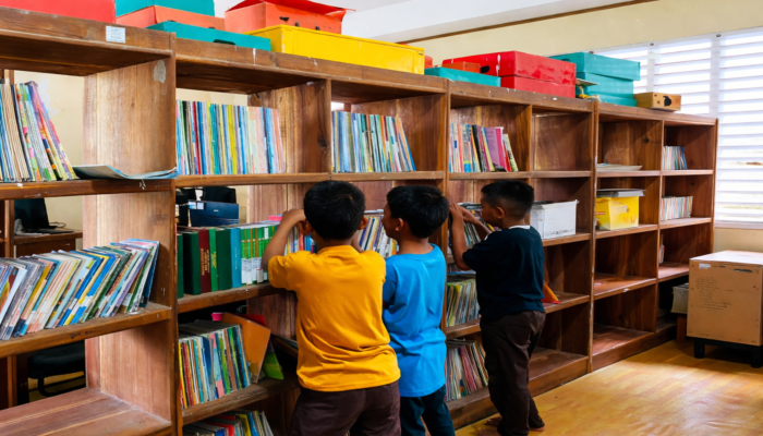 Tingkatkan Budaya Literasi, SDN Parinring Makassar Benahi Perpustakaan Sekolah