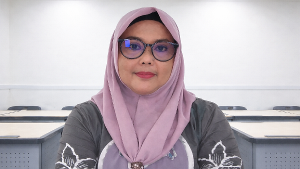 Prof. Dr. Idawati, S.Pd, M.Pd. (Dosen JBSI FBS UNM)