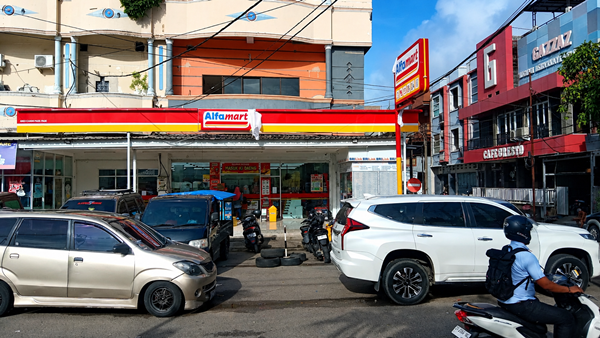 Dua Gerai Alfamart Parepare Distop Pemkot, Mengapa Satu Lagi Masih Aman?