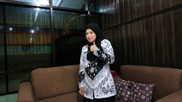Syahrina, S.Pd., M.Pd., Kepala Sekolah SD Inpres Tallo Baru II yang baru.