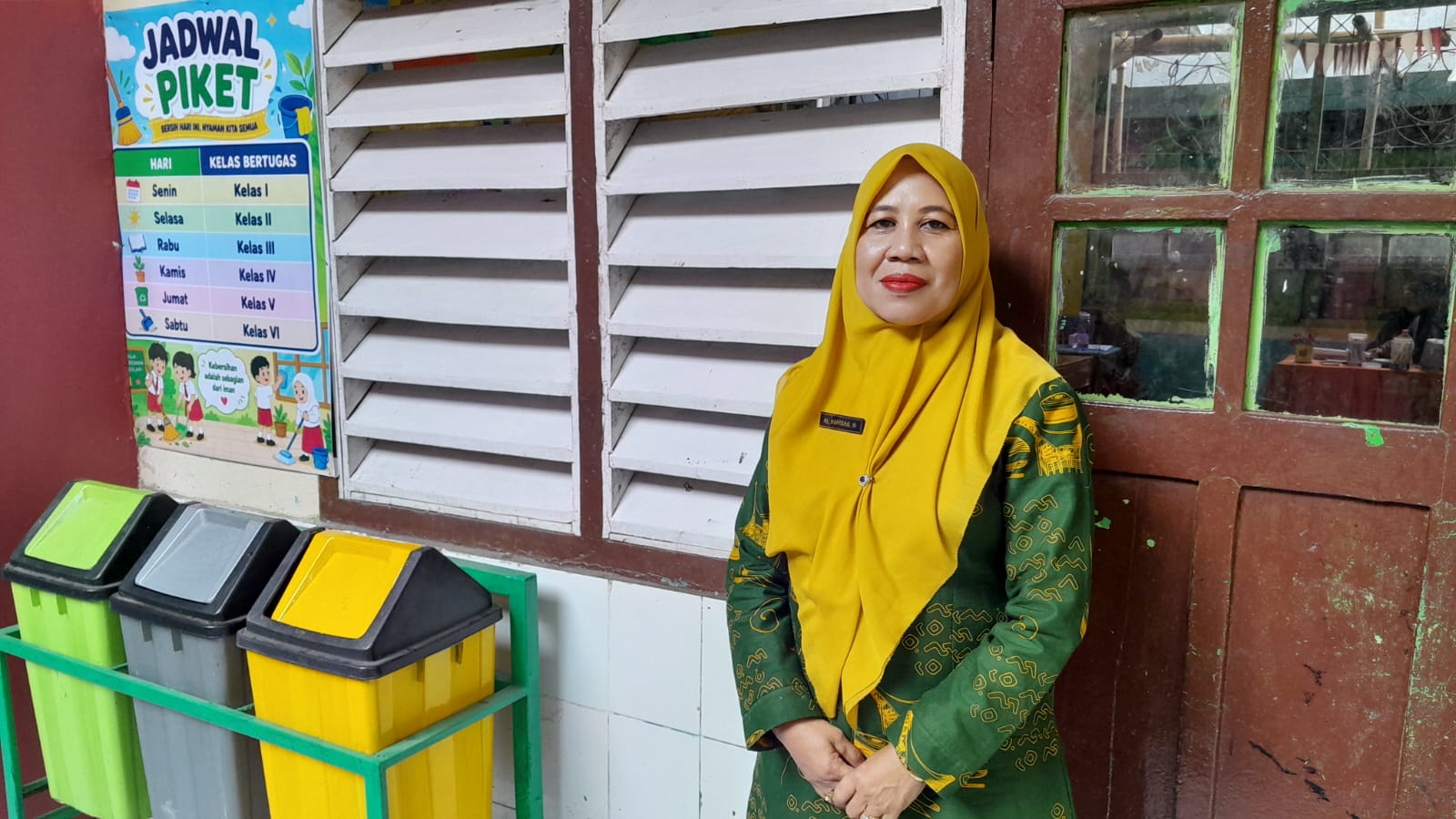 Hj Nahidhah Mallapiang, S.Pd, M.Pd, Kepala SDN Tanggul Patompo 2 Makassar yang berkomitmen memperkuat gerakan literasi dan kolaborasi orang tua siswa.