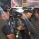 Tangkapan layar memperlihatkan suasana kerumunan orang yang diduga berkaitan dengan isu penggerudukan di lingkungan Polda Metro Jaya pada Rabu (8/7/2026) malam.