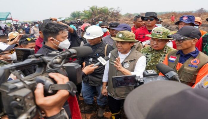 Potensi Awan Hujan Riau 30 Agustus-1 September, Menhut Raja Antoni Minta OMC Dimaksimalkan