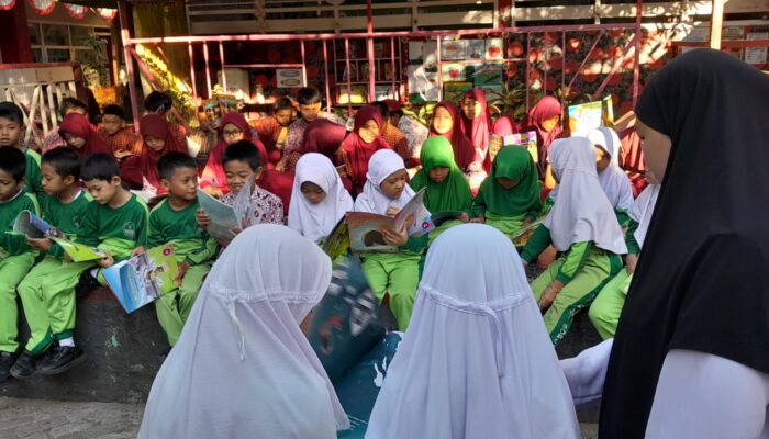 Asyiknya Rabu Literasi ala SDN Borong Makassar